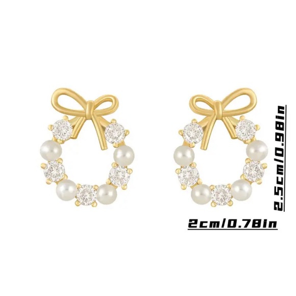 Pearl and Rhinestone Golden Wreath Earrings - Picture 4 of 5
